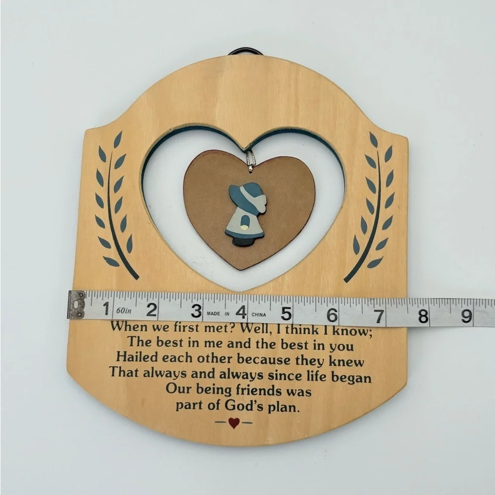 Vintage Heart-Shaped “Friends” Wooden Wall Plaque